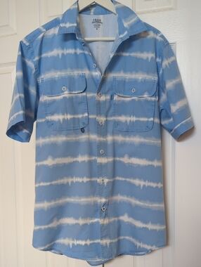 Izod Saltwater Button Down Short Sleeve Boating, Fishing Shirt Size Medium